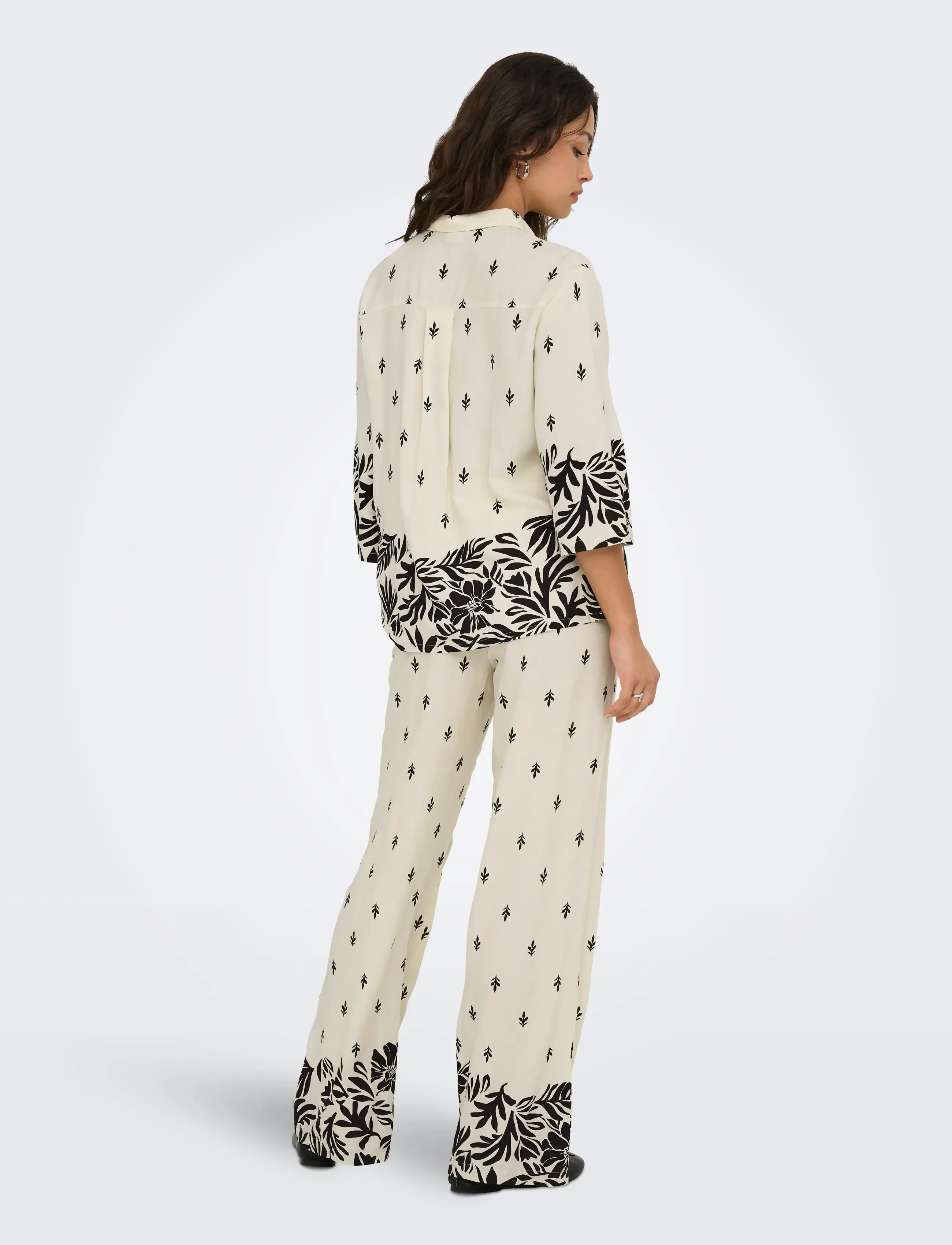 JDY - JDYMAGGIE LIFE LOOSE 3/4 SHIRT WVN - sandshell - 3