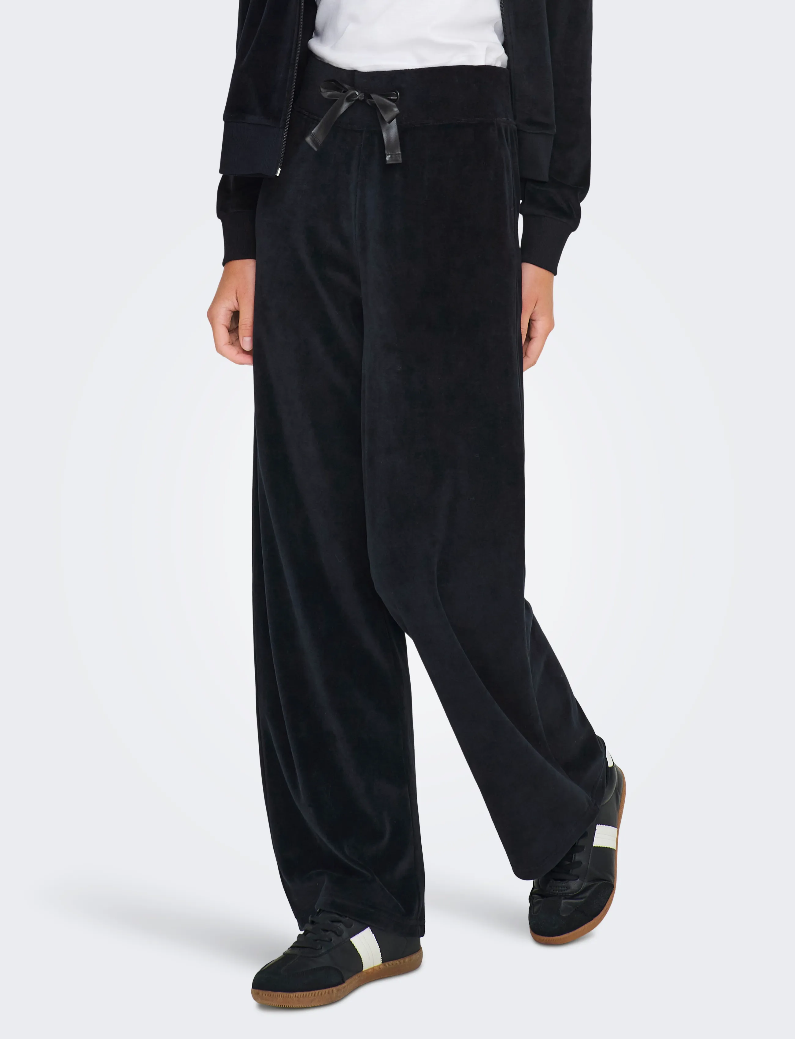 JDY JDYVIDA VELVET PANT JRS DIA - Bukser - BLACK / black