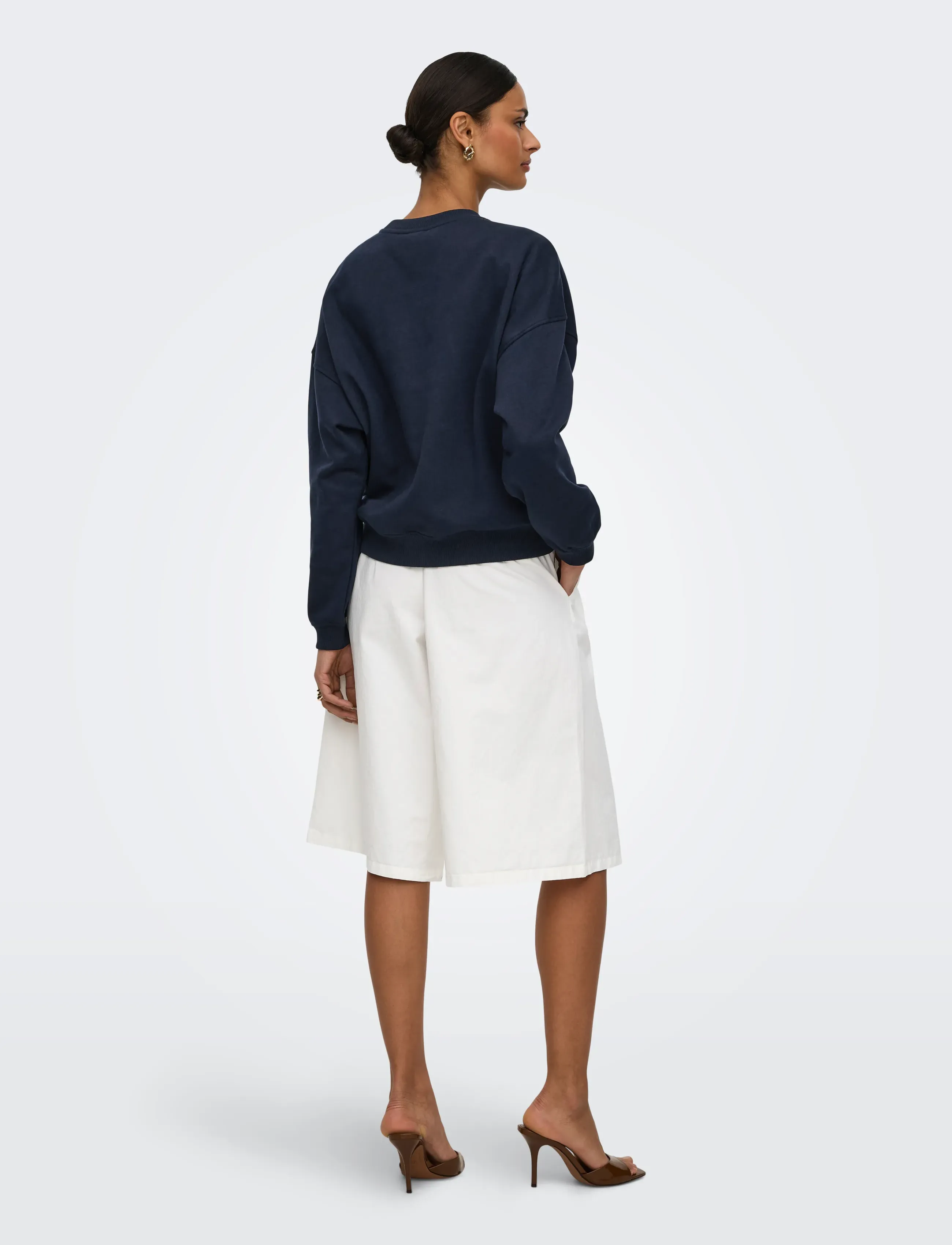 JDY - JDYMESA L/S O-NK EMB SWEAT JRS NOOS - vardagsstil - sky captain - 3