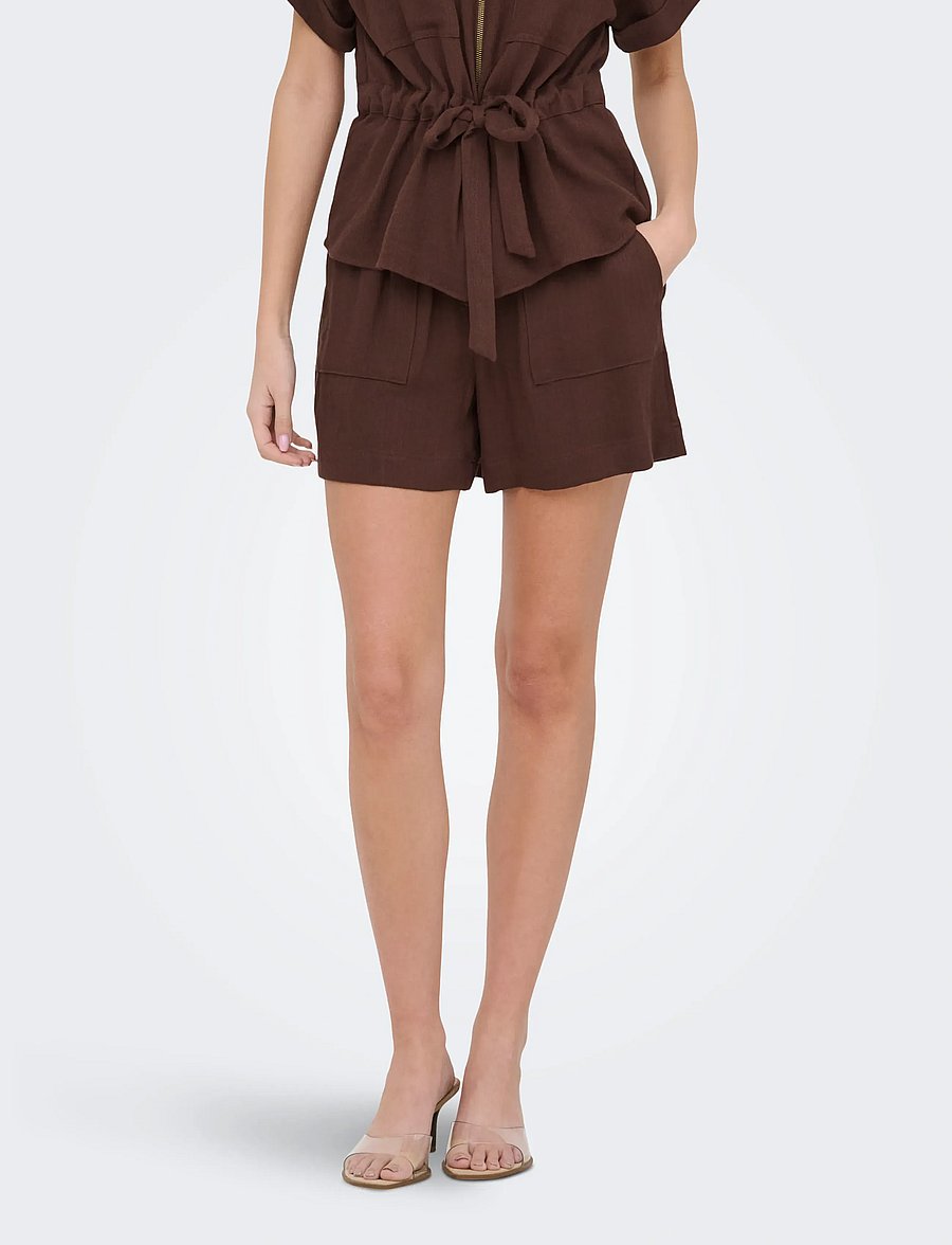 JDY - JDYMILLE MW SHORTS WVN NOOS - casual shorts - chicory coffee - 0