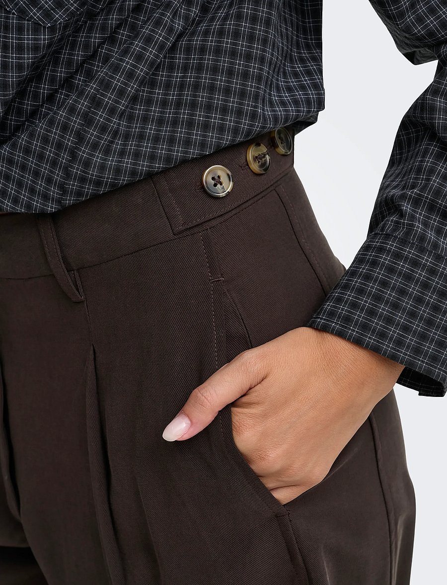 JDY - JDYMILENA HW BARREL PANT WVN - hosen mit geradem bein - chocolate plum - 5