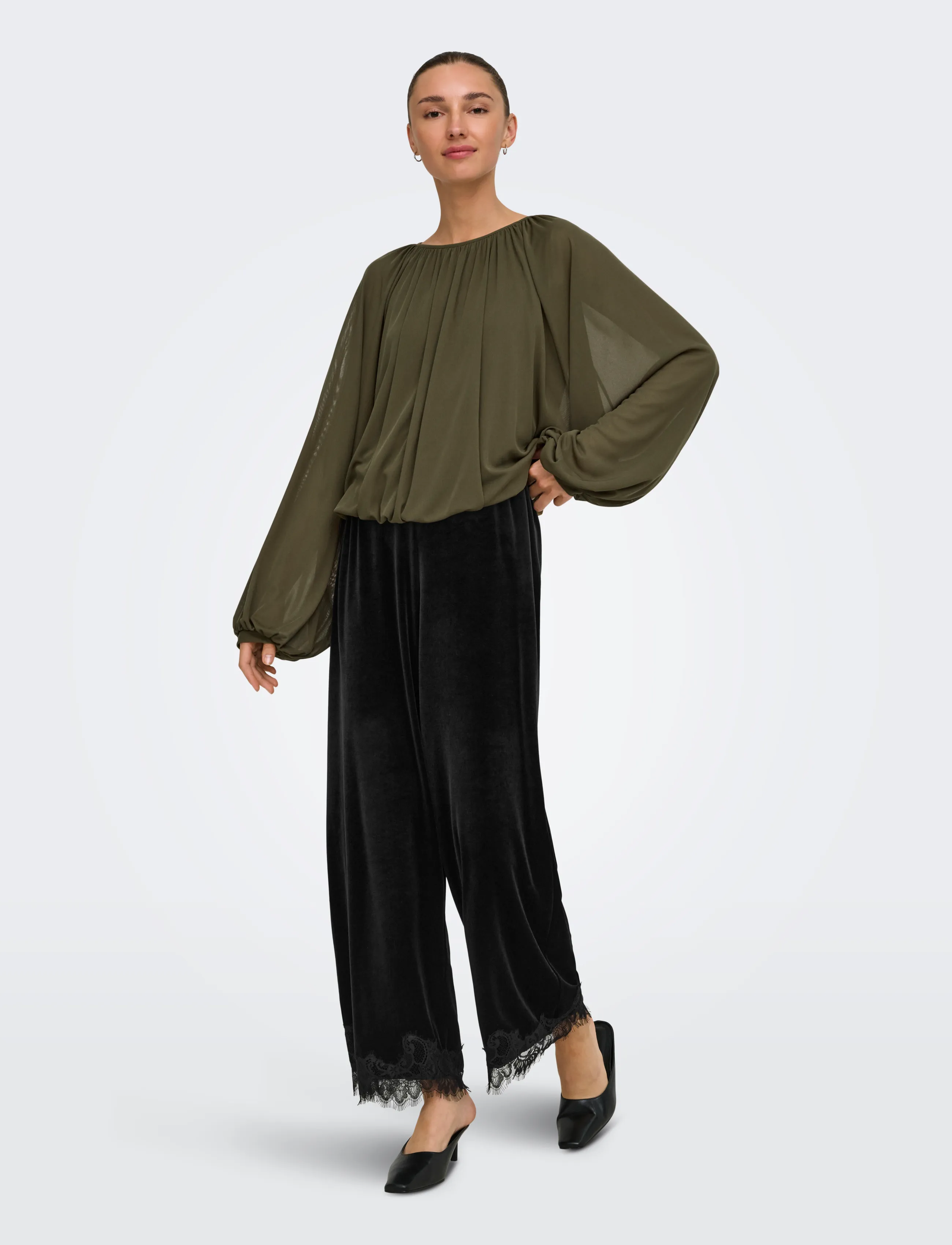 JDY - JDYVALERIE VELVET LACE PANT JRS - hose mit geradem bein - black - 4
