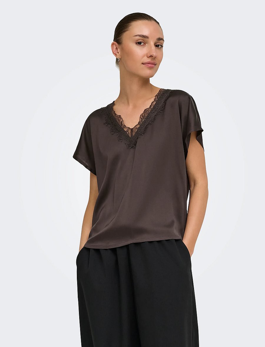 JDY - JDYFIFI S/S V-NECK TOP WVN - lühikeste varrukatega pluusid - chocolate plum - 0