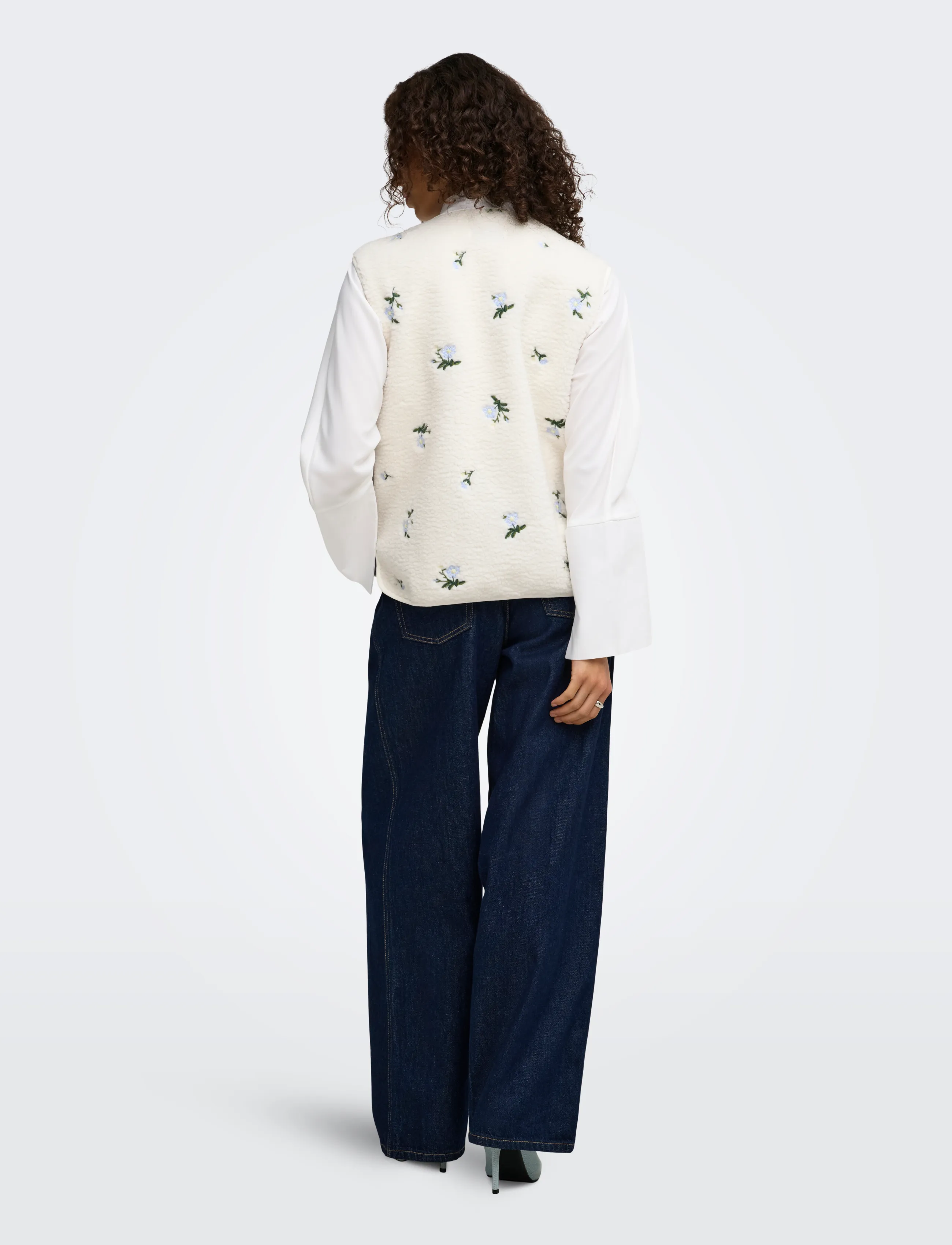 JDY - JDYSIMINA TEDDY FLOWER EMB WAISTCOAT OTW - teddy-vestid - marshmallow - 3