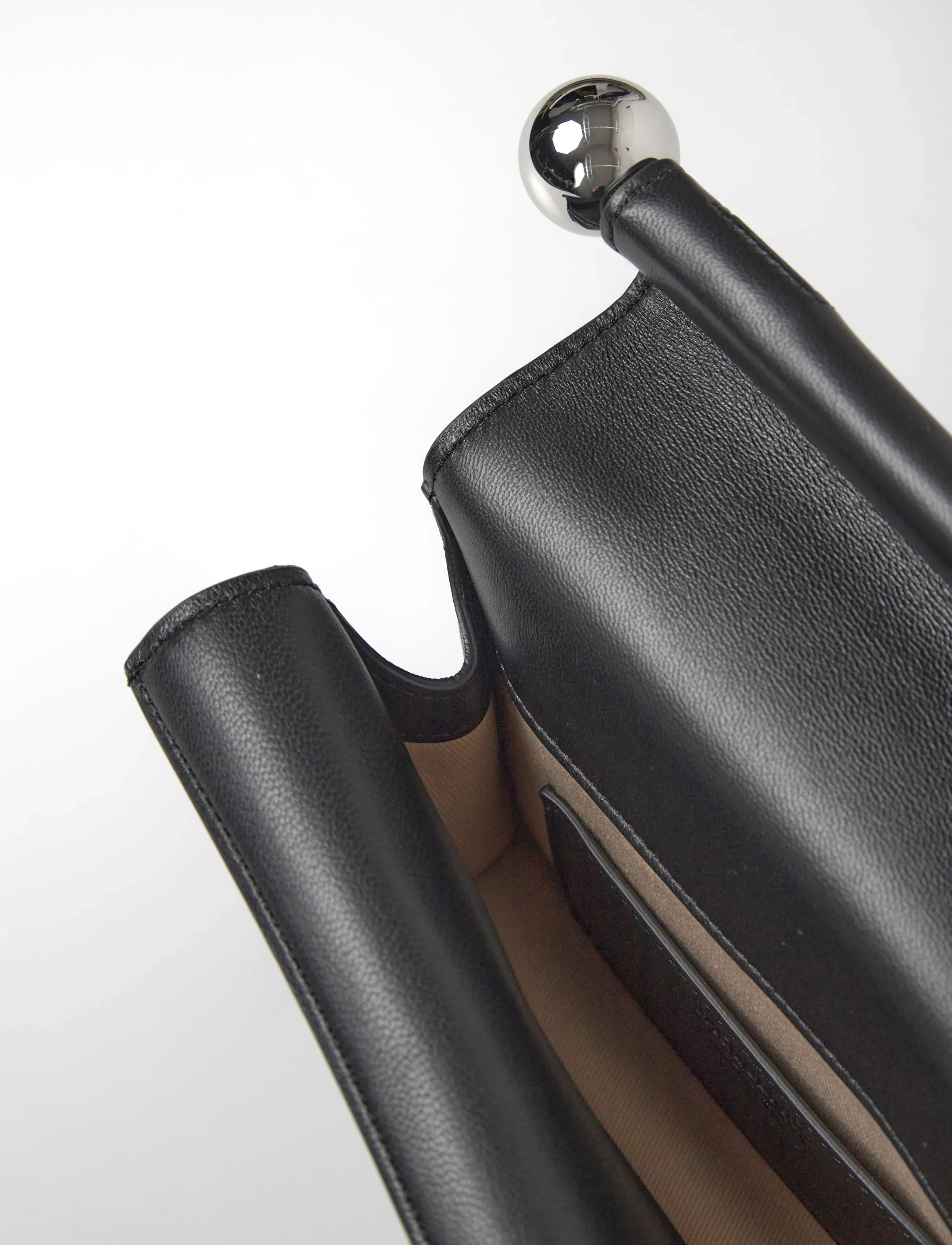 Jacquemus - Le Petit Pochette Rond Carré Bag - black - 4