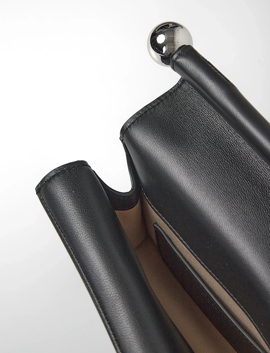 Jacquemus - Le Petit Pochette Rond Carré Bag - black - 4