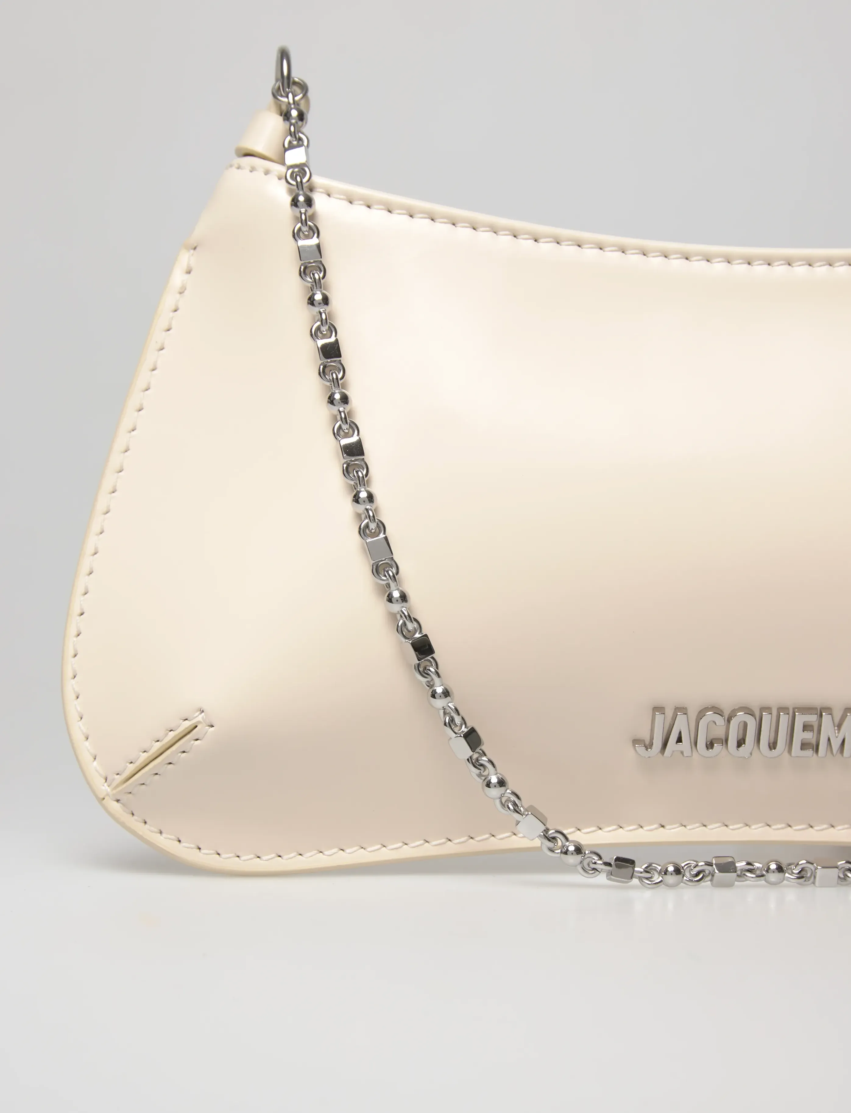 Jacquemus The Small Bisou Chaîne Bag (JAEBAW00404BC18A01115