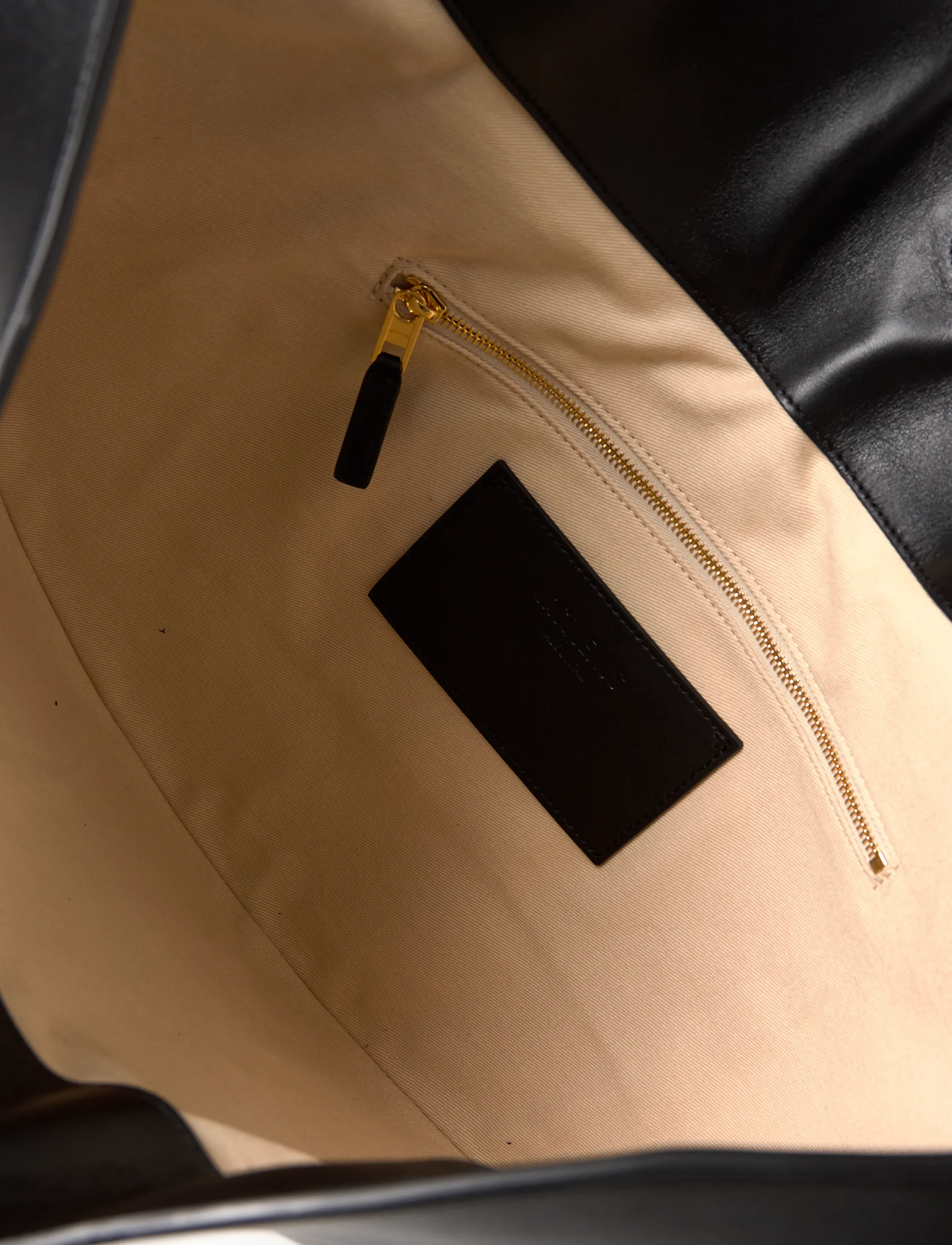 Jacquemus - Le Sac Ovalo - axelremsväskor - black - 5
