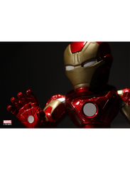 Jada Toys - Marvel Hulkbuster med Ironman Figur - action-figurer - red - 16