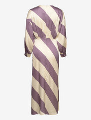 Jakke - Mia - maxi dresses - lilac stripe - 1