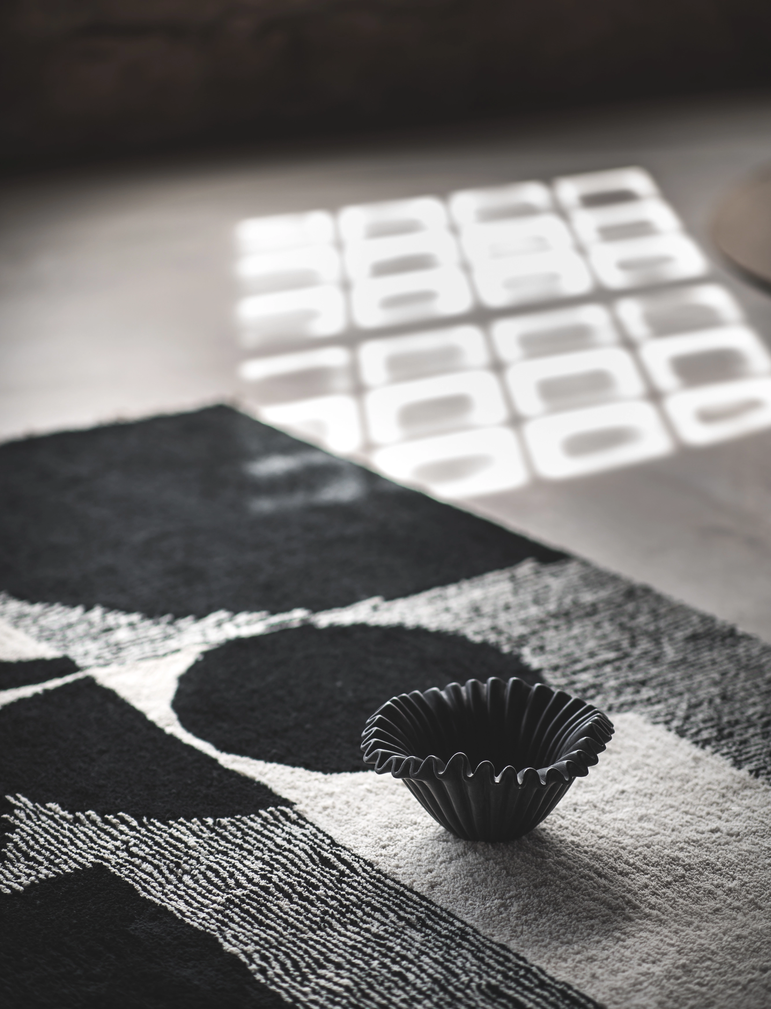 Jakobsdals Anemone Skål, 30X30X15 cm, Decoration, Schwarz - Decorative Platters, Homeware