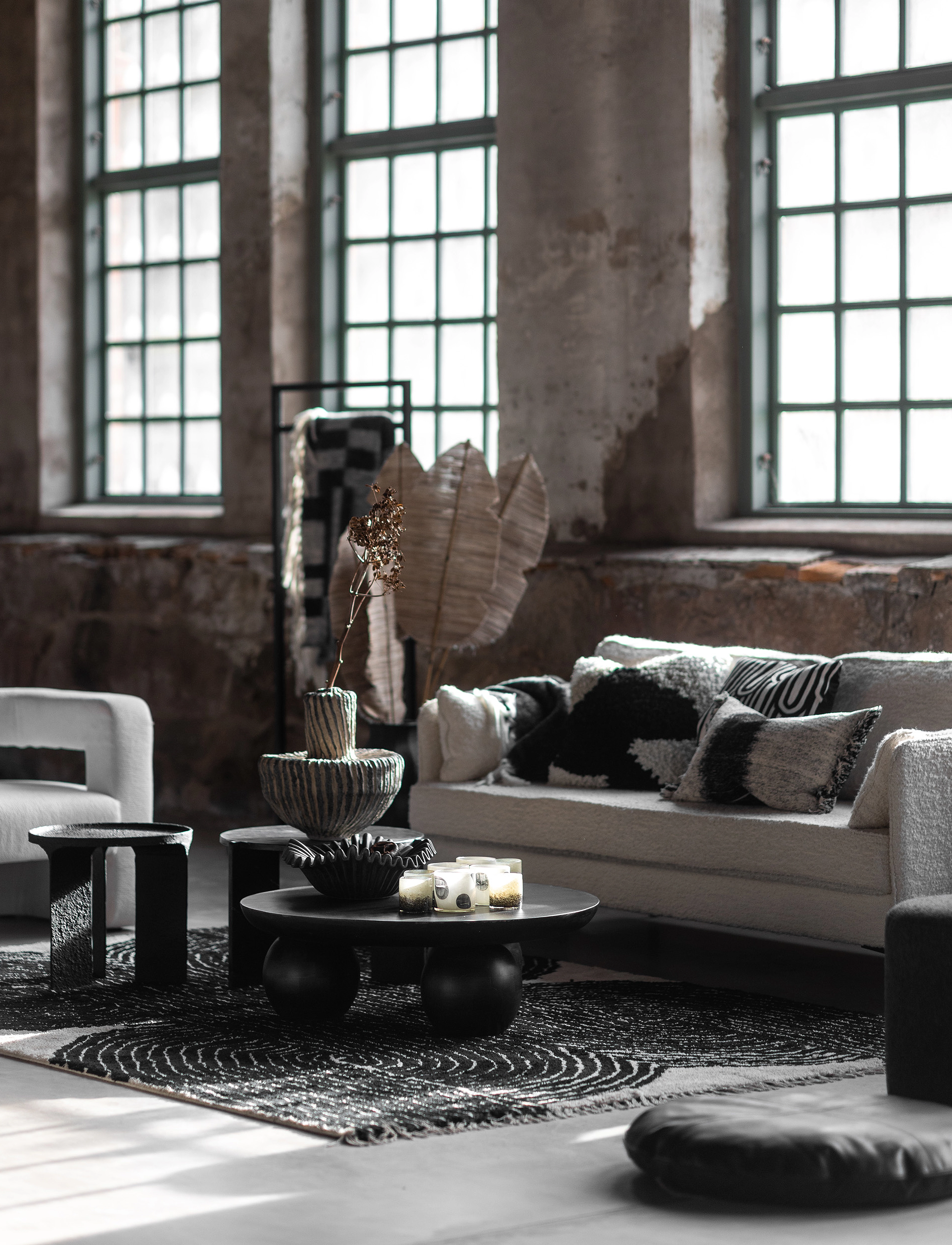 Jakobsdals - Mira table - sofaborde - black - 2
