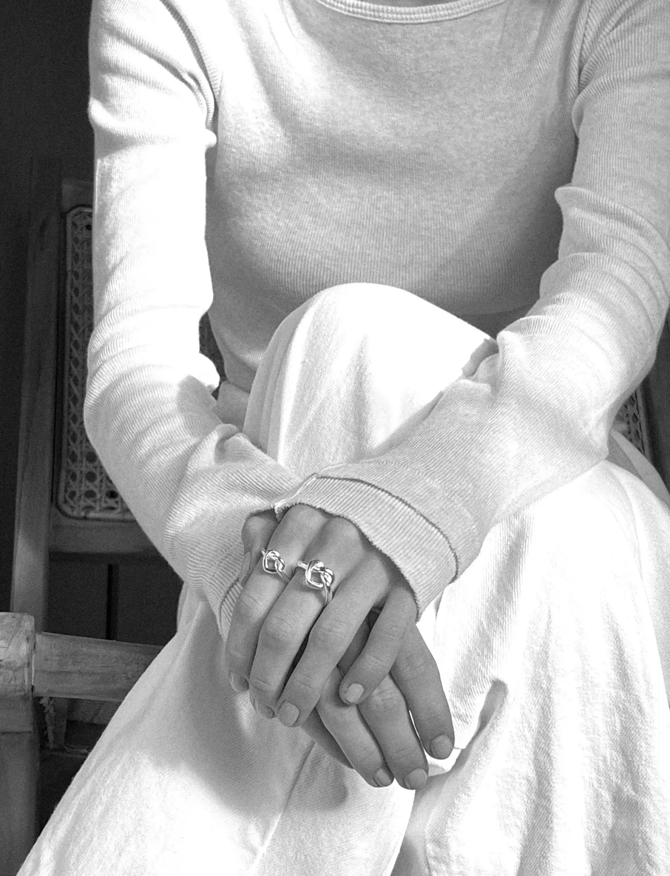 Jane Koenig - Big Tied Heart Ring - festtøj til outletpriser - 18 carat goldplating - 0