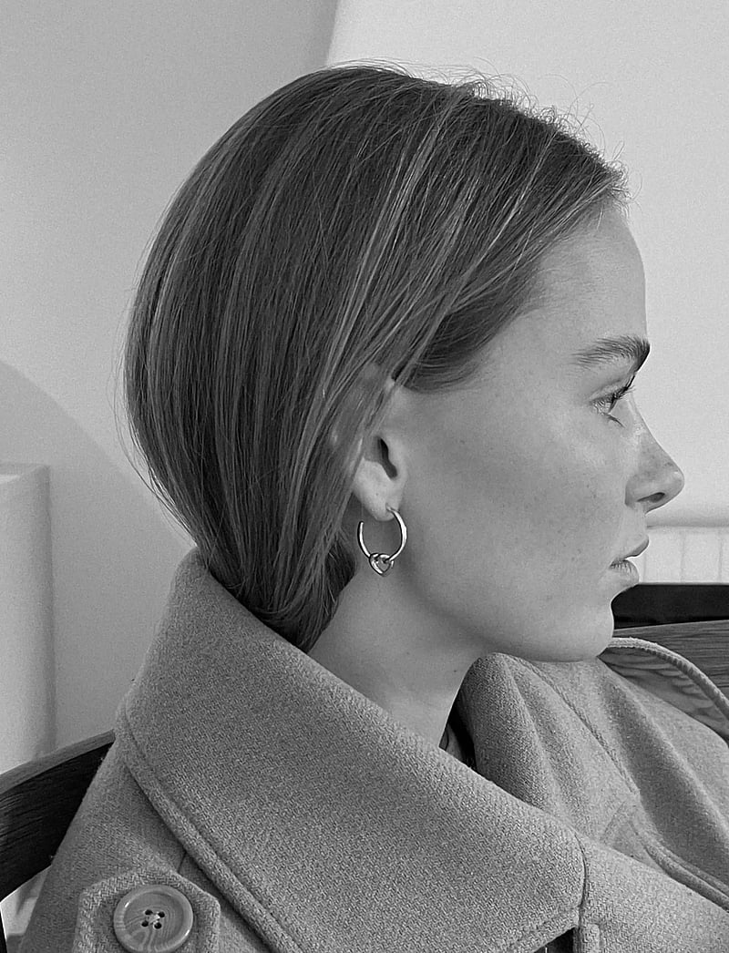 Jane Koenig - Tied Heart Hoop - lykkjur - sterlingsilver - 0