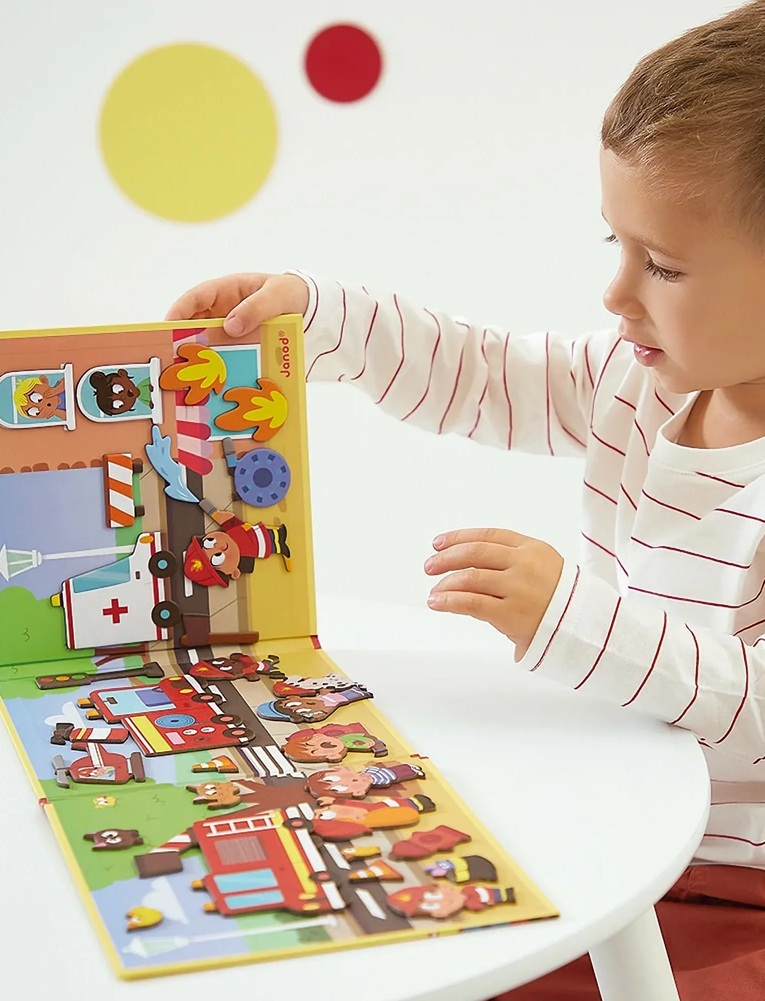 Janod Magneti'stories Firemen, One Size, Playsets & Action Figures, Gelb - Play Sets, Kinder