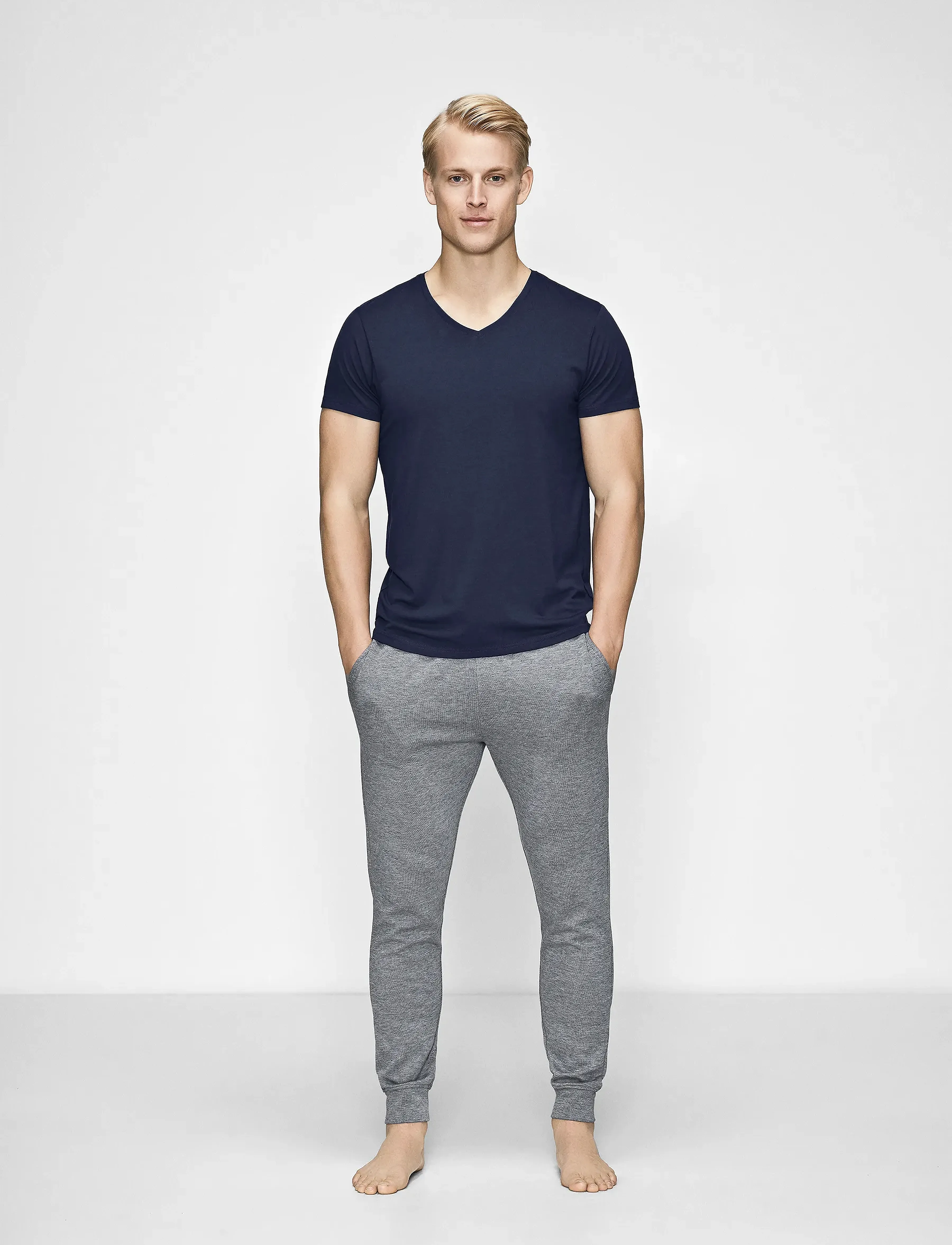 JBS of Denmark - JBS of DK V-neck - t-shirts mit v-ausschnitt - navy - 0