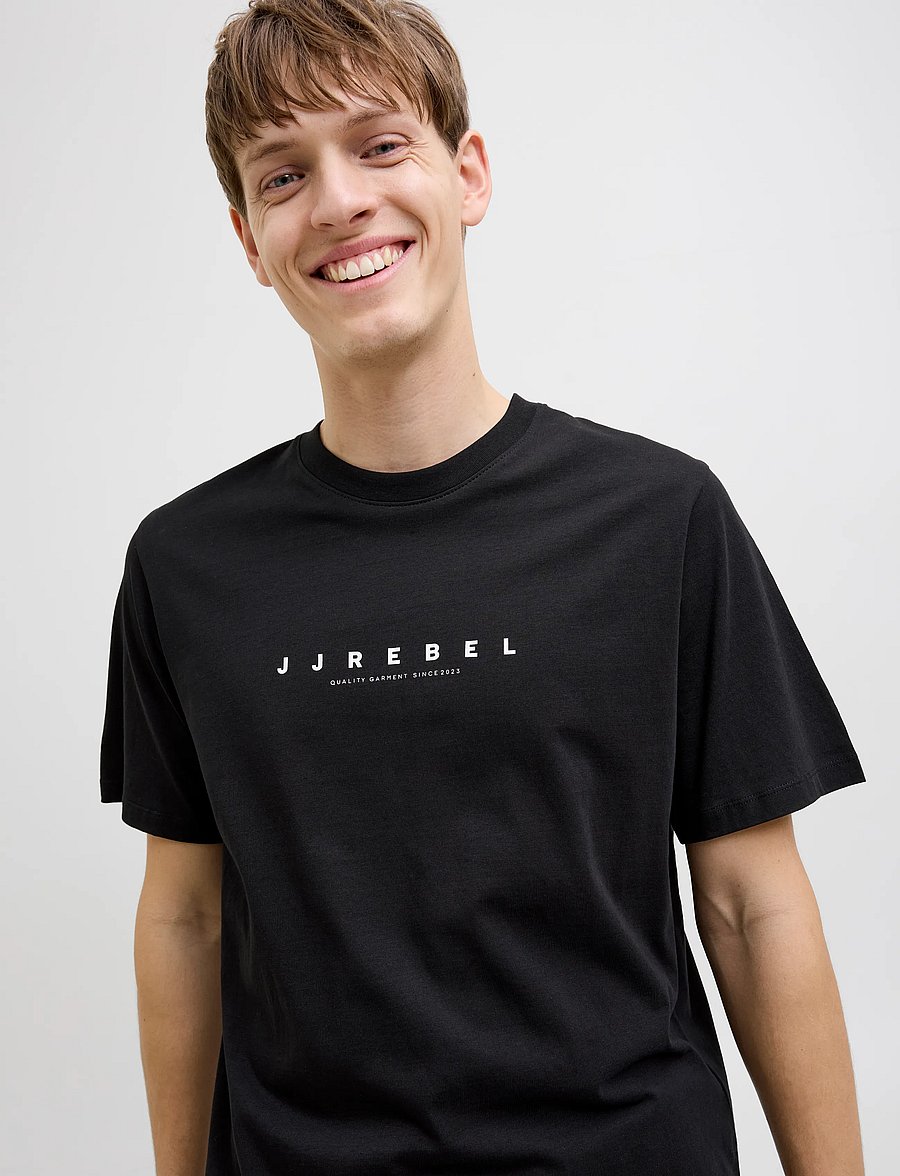 JJ REBEL - JREBROCKY LOGO TEE SS CREW NECK SN - lühikeste varrukatega t-särgid - black - 5
