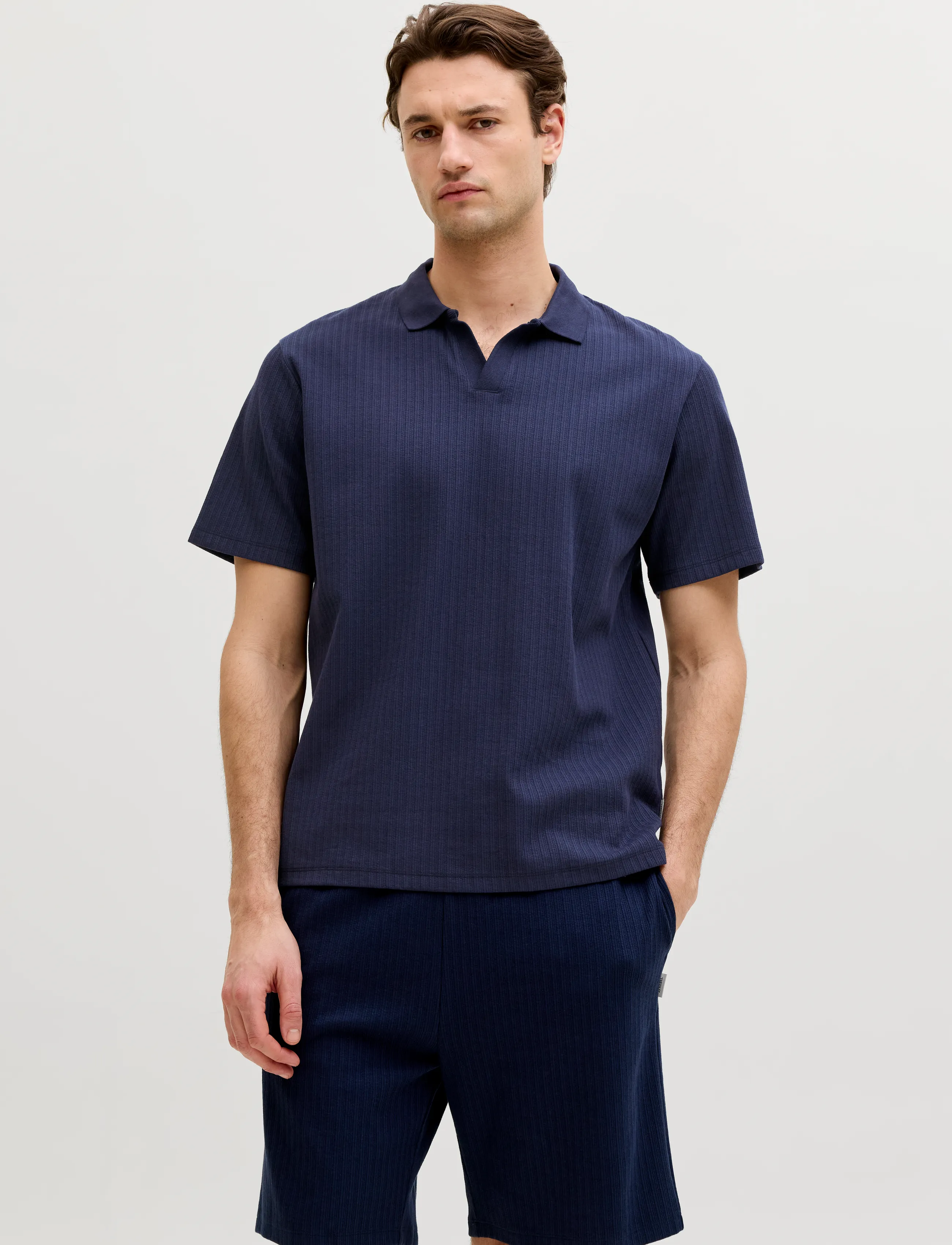 JJ REBEL JREBDENVER SPLIT NECK SS TEE - Tøj - NAVY BLAZER / navy