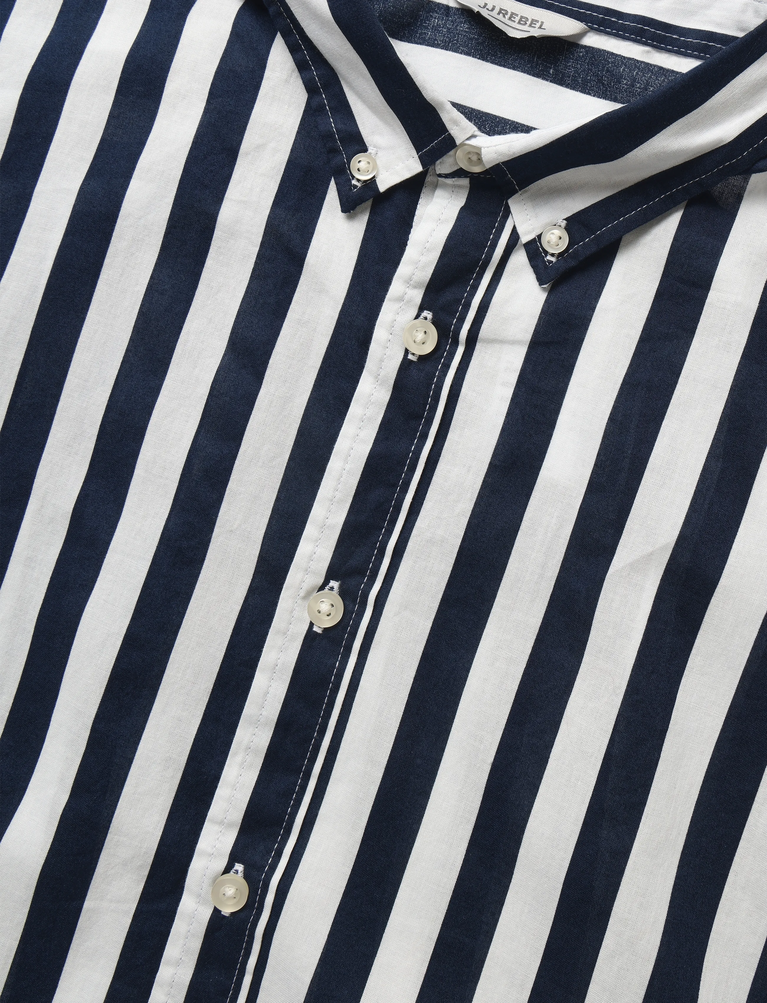 JJ REBEL - JREBALFRED STRIPE SS SHIRT - laveste priser - navy blazer - 2