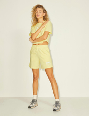 JJXX - JXBARBARA HW RELAXED VINT SHORTS - lowest prices - elfin yellow - 4