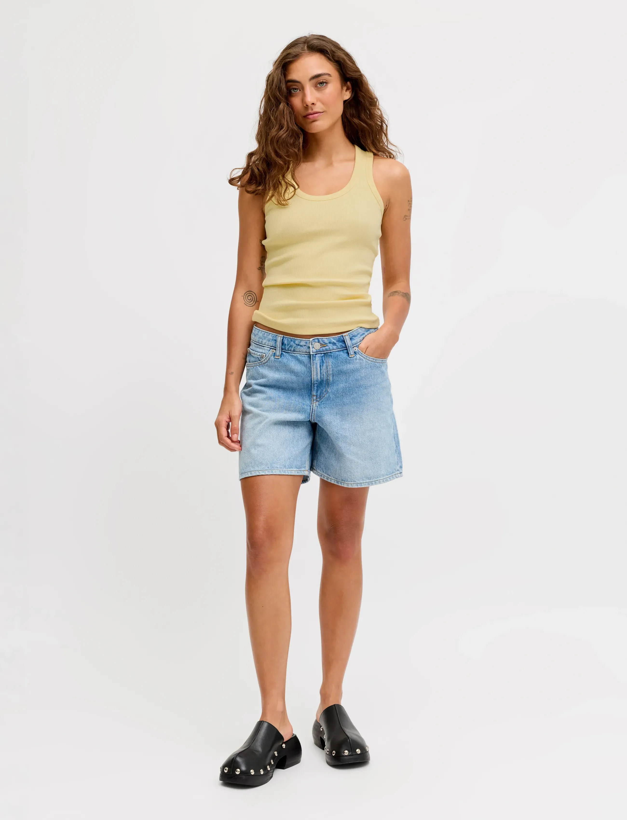 JJXX - JXFRIDA SL U-NECK TOP JRS NOOS - mouwloze tops - sunlight - 4