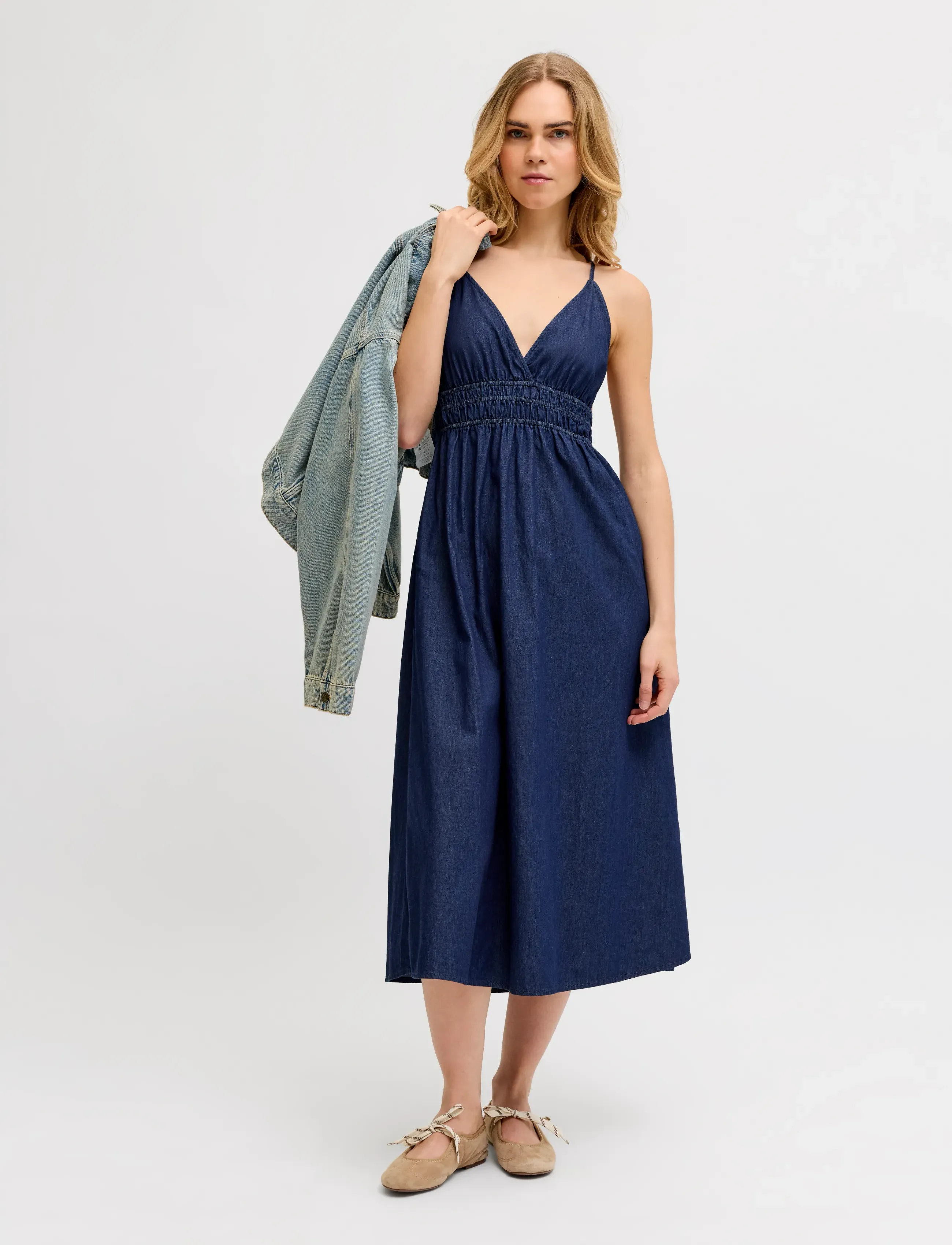 JJXX - JXDEBBY CHAMBREY SL DRESS WVN - sommerkleider - dark blue denim - 4
