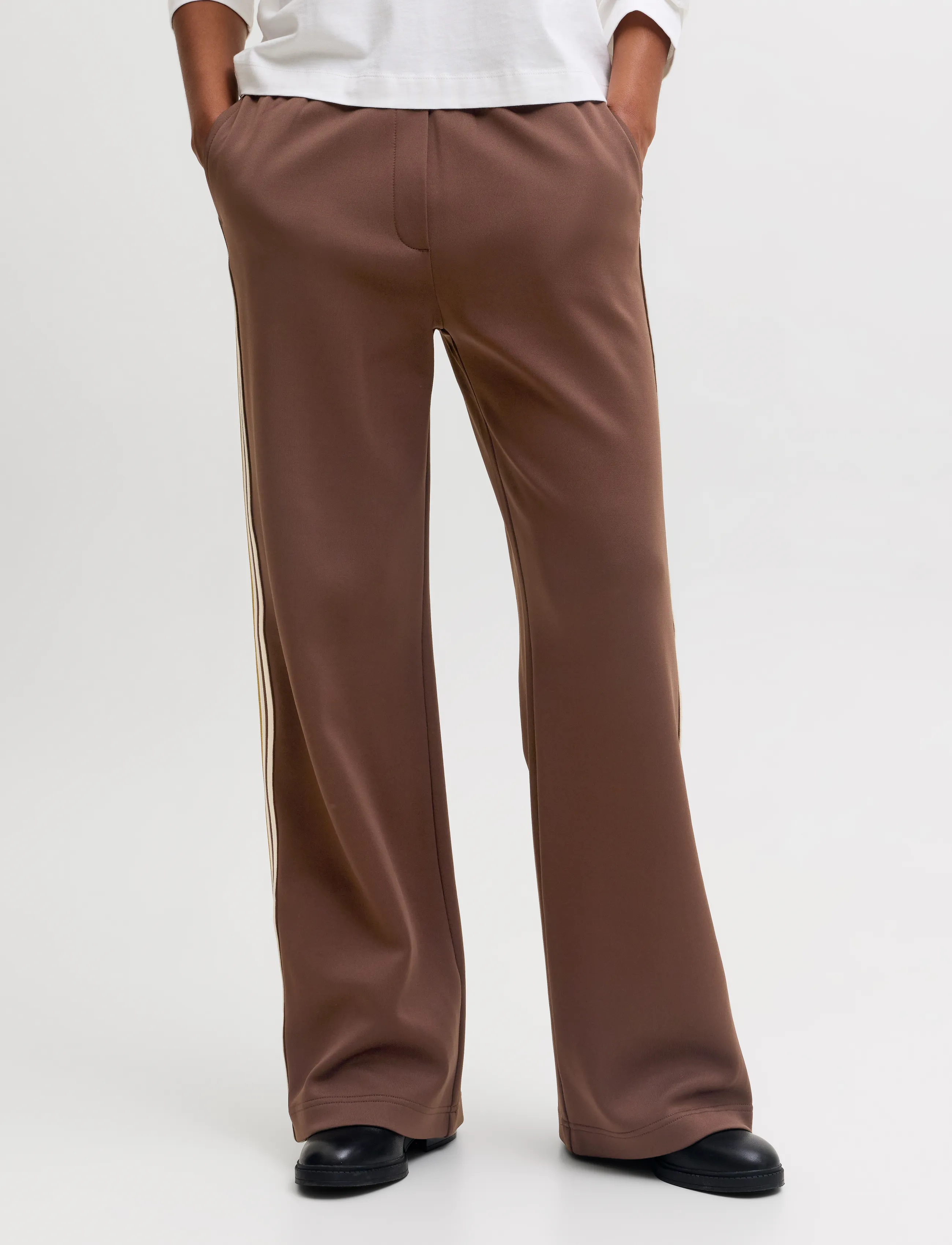 JJXX JXSKY ESME WIDE MW PANTS PNT - Verryttelyhousut - DEMITASSE / brown