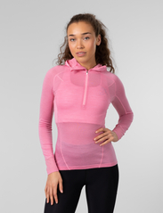 Johaug - Lithe Tech-Wool Hood - thermo ondershirts - pink - 1