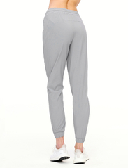 Johaug - Strut Microfiber Pant - women - light grey - 2