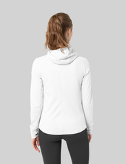 Johaug - Gleam Full Zip - sports jackets - white - 3
