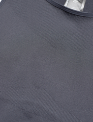 Johaug - Sculpt Seamless Singlet - berankoviai marškinėliai - dark blue - 4