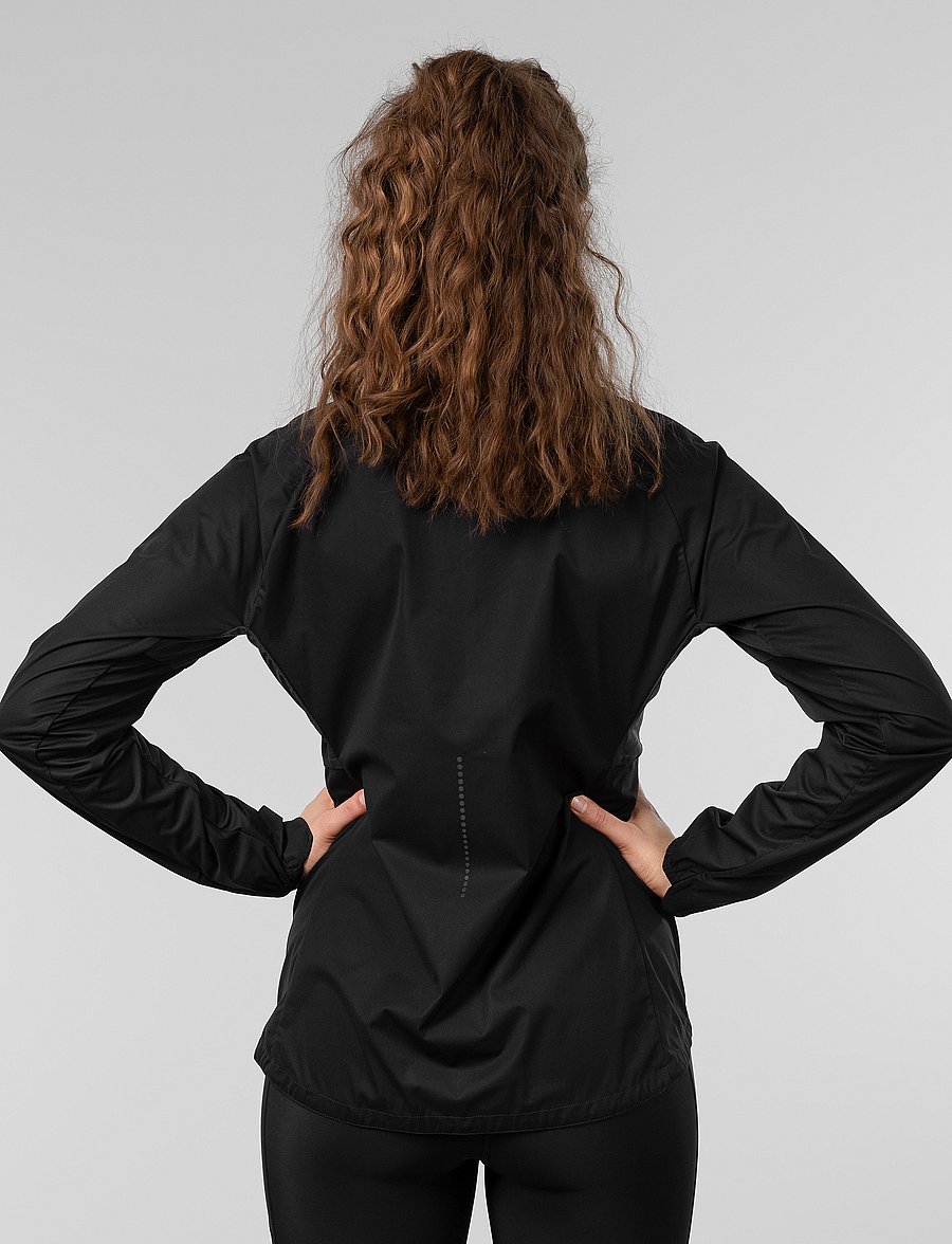 Johaug - Discipline Jacket 2.0 - treenitakit - tblck - 3