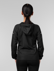 Johaug - Windguard Jacket 2.0 - vēja necaurlaidīgas jakas - black - 3