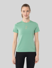 Johaug - Elemental Tee 2.0 - t-shirts - green - 1