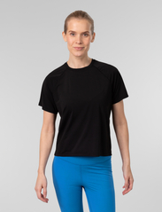 Johaug - Elevated Performance Tee - t-shirts - black - 0