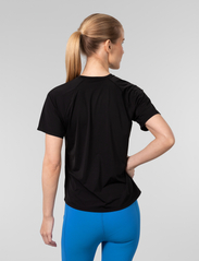 Johaug - Elevated Performance Tee - t-shirts - black - 3