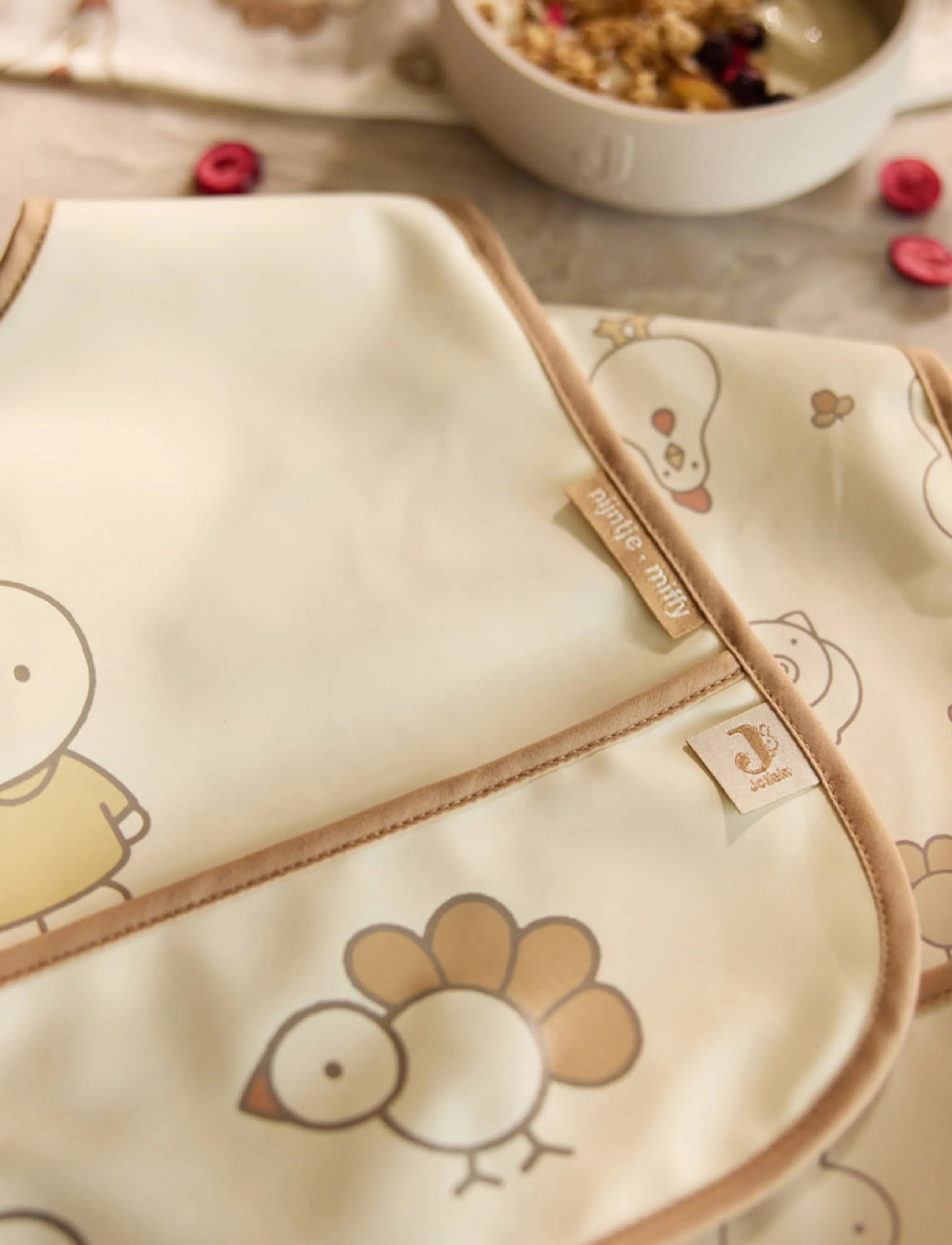 Jollein Bib Waterproof 2 Pack, 40X29, Bibs, Creme - Sleeveless Kinder