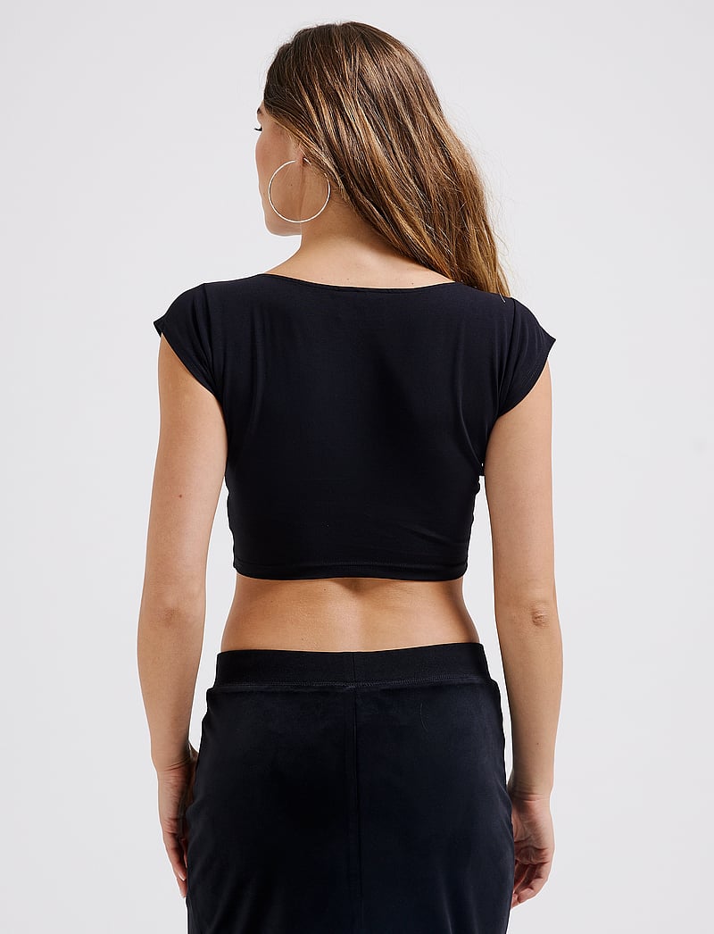 Juicy Couture - REGAL SQUARE NECK CROPPED TEE - crop tops - black - 4