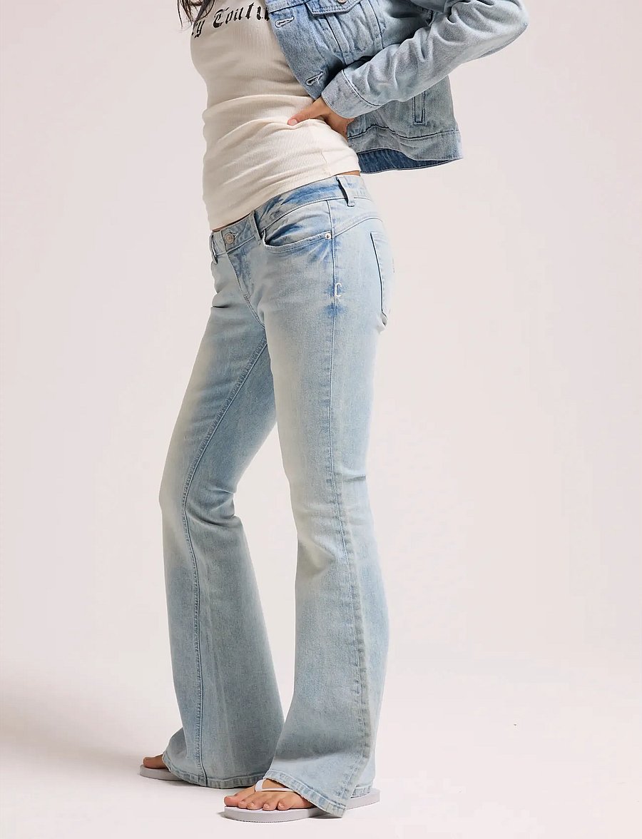 Juicy Couture - LOW RISE DIAMANTE FLARE - flared jeans - light wash - 3