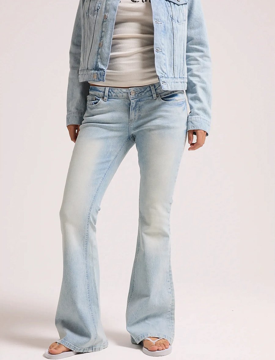 Juicy Couture - LOW RISE DIAMANTE FLARE - flared jeans - light wash - 5
