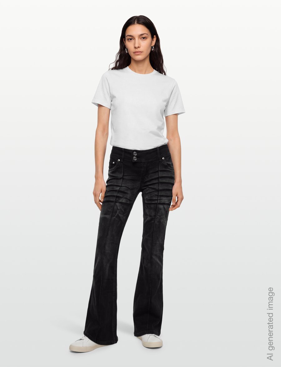 Juicy Couture - CREST VELOUR DENIM LOW RISE FLARE - schlaghosen - washed black denim - 0