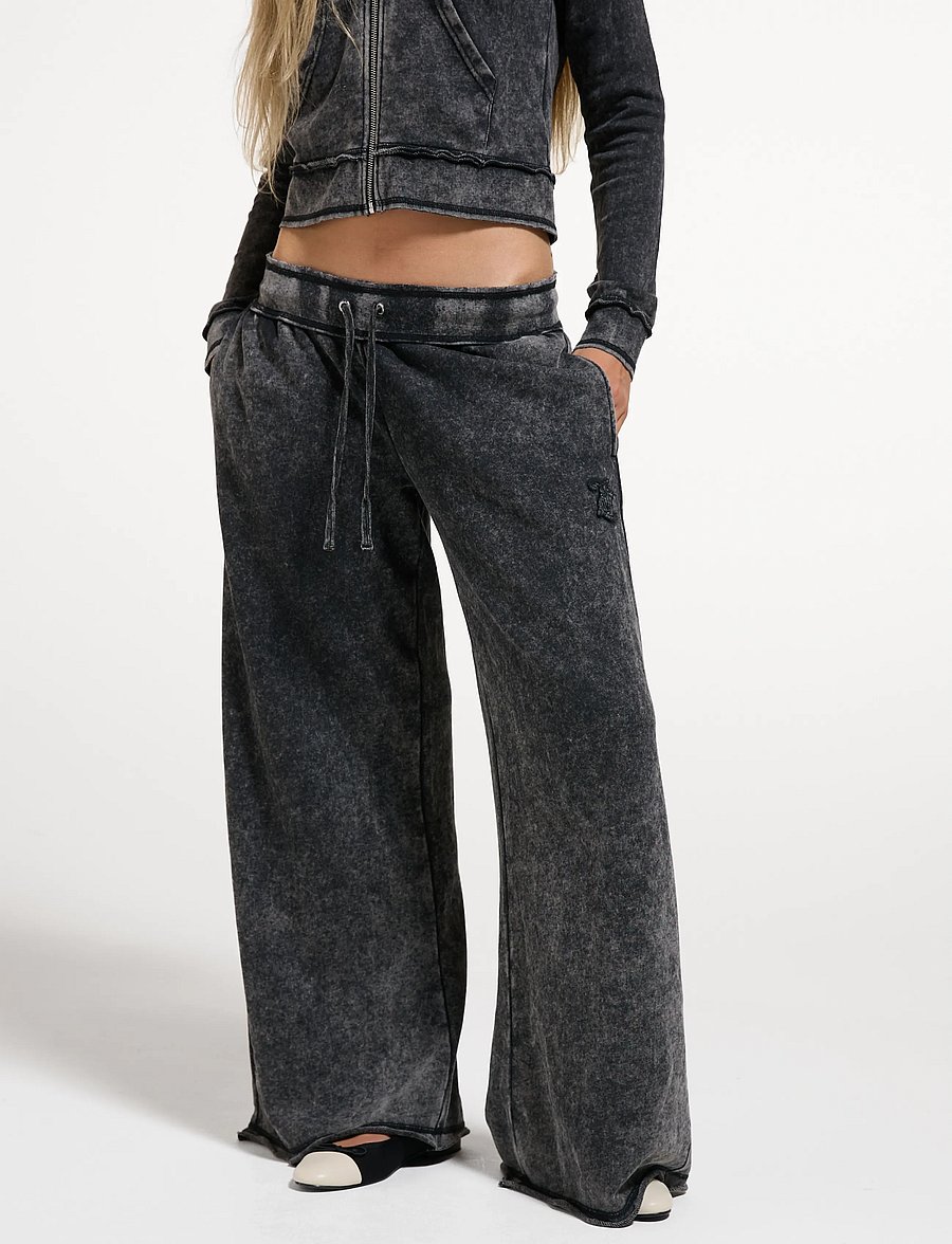 Juicy Couture - ANNEN APPLIQUE WIDE LEG TRACKPANT - alltags-style - black - 3