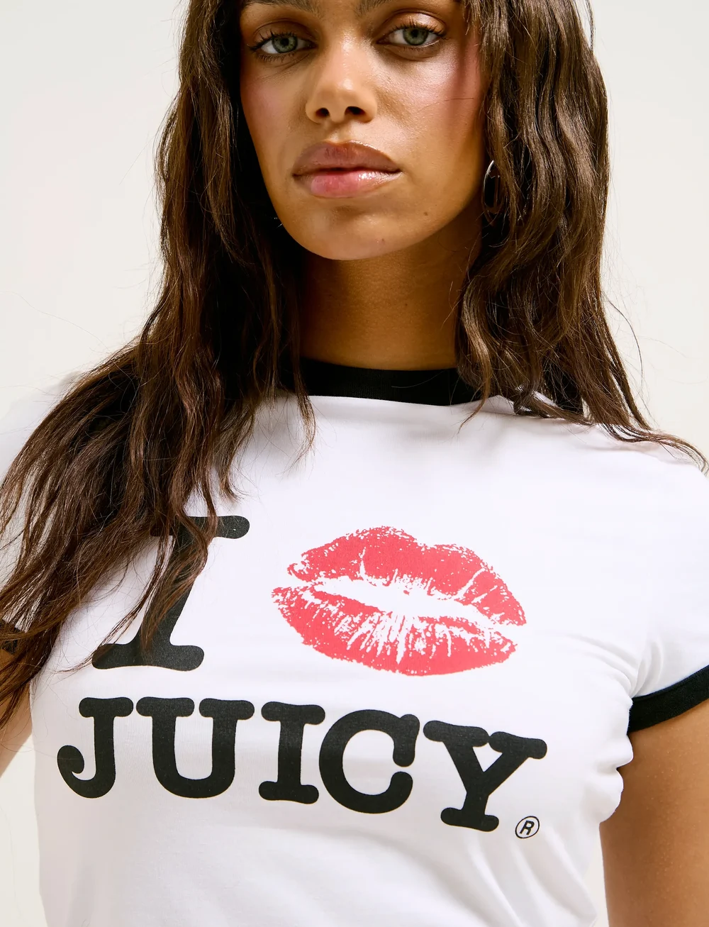 Juicy Couture - I ‘KISS’ JC FITTED RINGER TEE - t-shirts - white - 4