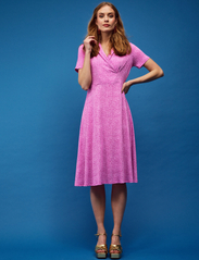 Jumperfabriken - Wendy SS - wrap dresses - pink - 2