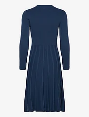 Jumperfabriken - Henna dress Dark Blue - stickade klänningar - darkblue - 1