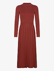 Jumperfabriken - Joanne Dress Rust - knitted dresses - rust - 0