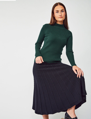 Jumperfabriken - Klara skirt Black - strikkede nederdele - black - 2