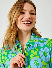 Jumperfabriken - Lana SS - skjortklänningar - green - 4