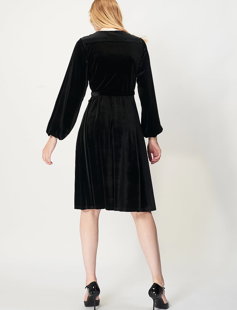 Jumperfabriken - Milena Dress - wickelkleider - black - 4