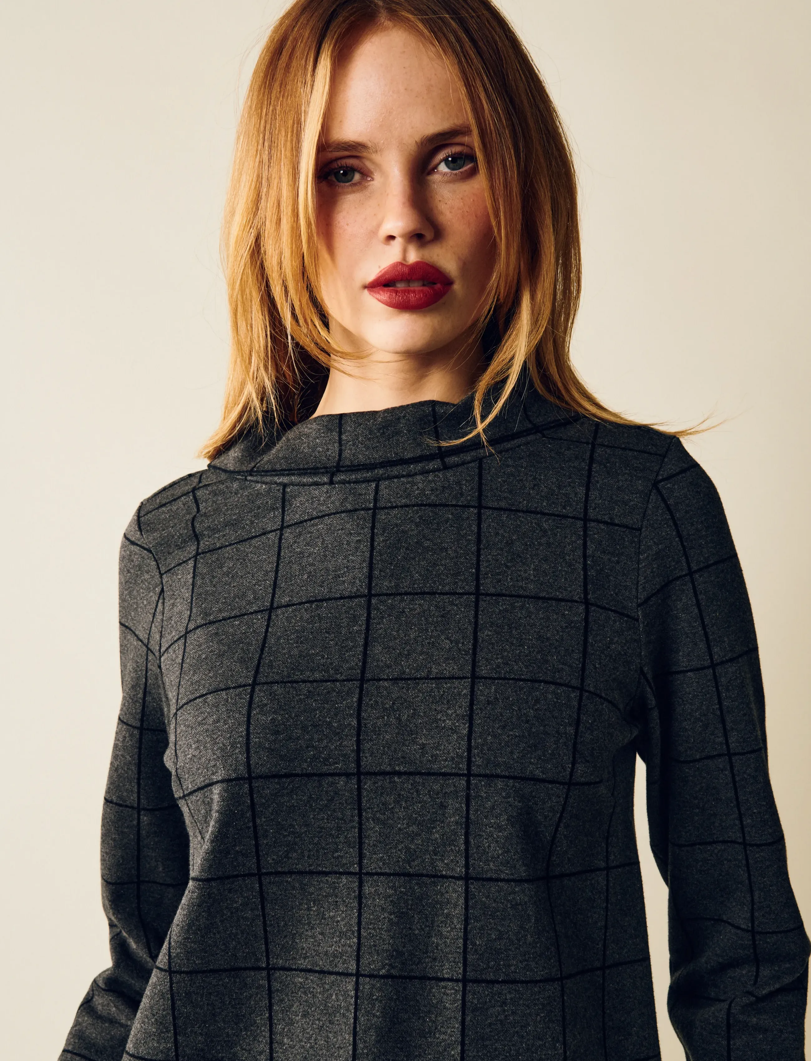 Jumperfabriken - Tara Houndstooth Jumper - sweatshirts - grey - 4